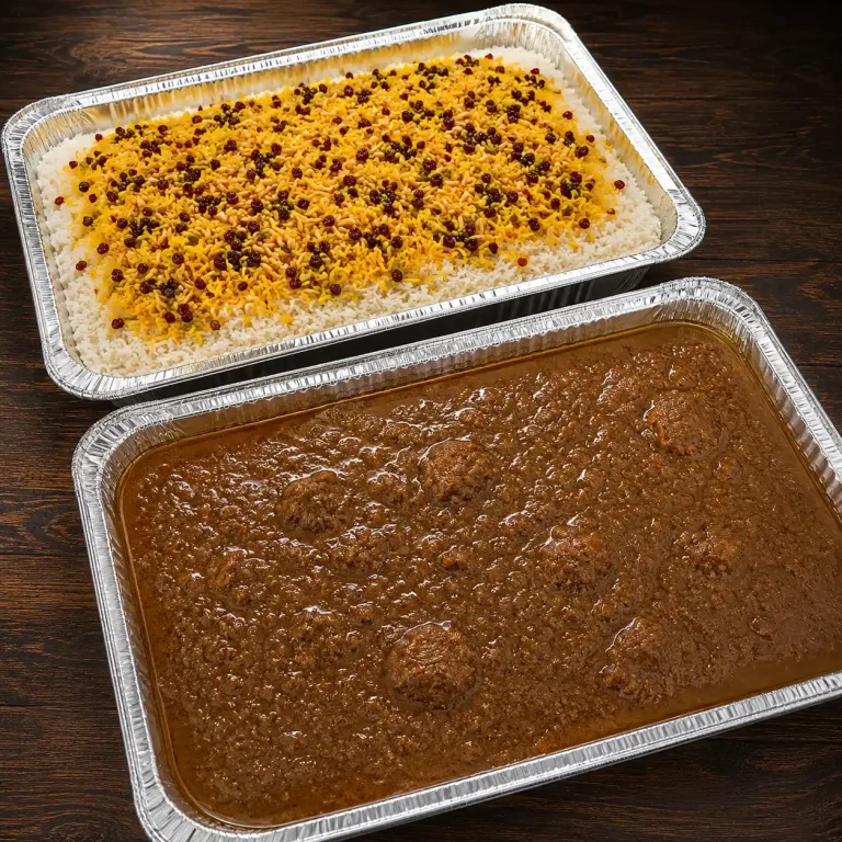 Street-Kabab-Chelo-khorosht-fesenjoon-with-rice-768x768 Khorosht Fesenjan With Rice (10 People) - Image 1